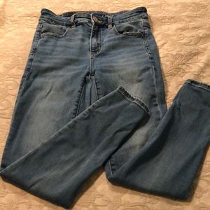 American Eagle Light blue washed Hi-Rise Jegging. Size US 4 Short